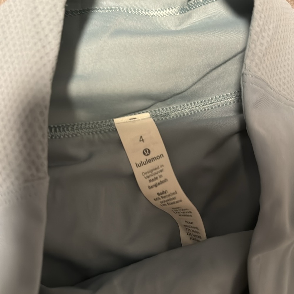 lululemon athletica Women's Gray Shorts - Picture 4 of 4